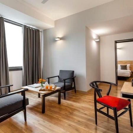 Oyo Townhouse 008 Greater Kailash Hotel Delhi  Luaran gambar